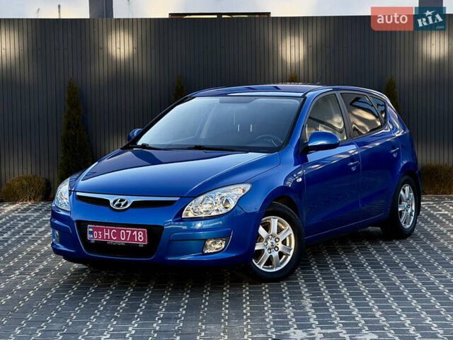 Синий Хендай i30, объемом двигателя 1.6 л и пробегом 192 тыс. км за 7800 $, фото 1 на Automoto.ua