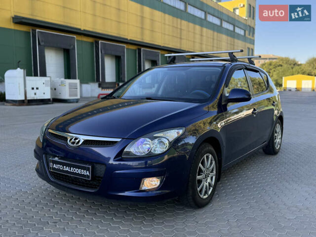 Синий Хендай i30, объемом двигателя 1.4 л и пробегом 196 тыс. км за 5200 $, фото 1 на Automoto.ua