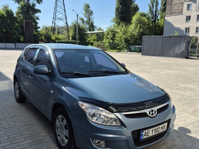 Синий Хендай i30, объемом двигателя 1.4 л и пробегом 200 тыс. км за 5700 $, фото 1 на Automoto.ua