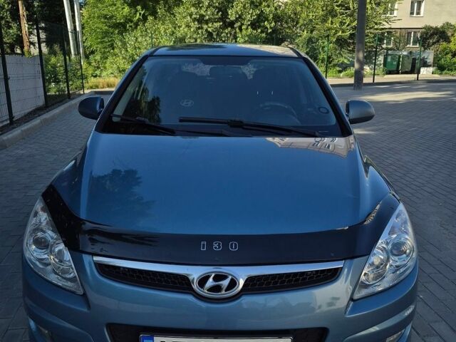 Синий Хендай i30, объемом двигателя 1.4 л и пробегом 200 тыс. км за 5700 $, фото 1 на Automoto.ua