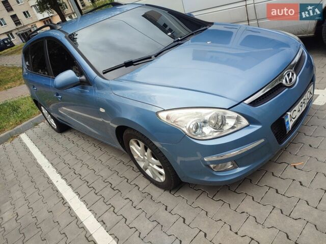 Синий Хендай i30, объемом двигателя 1.58 л и пробегом 250 тыс. км за 5500 $, фото 1 на Automoto.ua