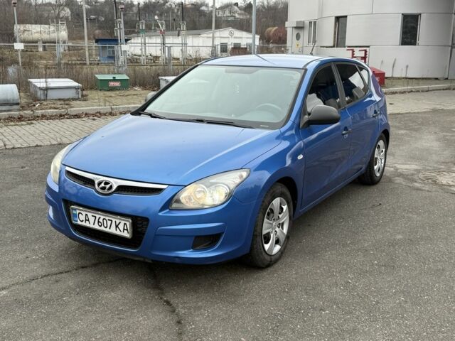 Синий Хендай i30, объемом двигателя 1.4 л и пробегом 200 тыс. км за 4900 $, фото 1 на Automoto.ua