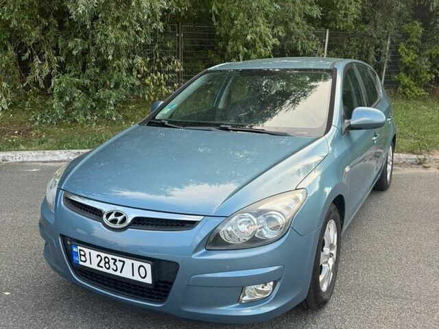 Синий Хендай i30, объемом двигателя 1.4 л и пробегом 176 тыс. км за 5999 $, фото 1 на Automoto.ua