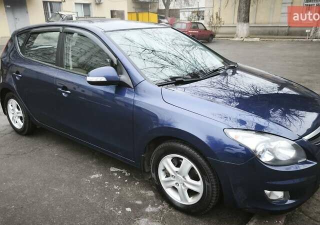 Синий Хендай i30, объемом двигателя 1.59 л и пробегом 104 тыс. км за 8300 $, фото 1 на Automoto.ua