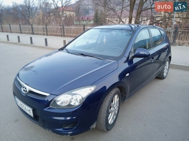 Синий Хендай i30, объемом двигателя 1.58 л и пробегом 235 тыс. км за 4700 $, фото 1 на Automoto.ua