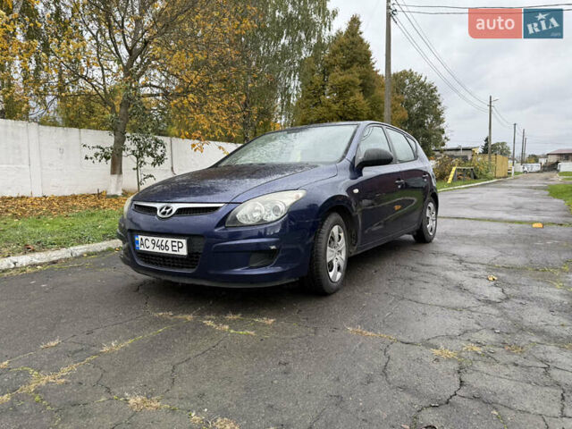 Синий Хендай i30, объемом двигателя 1.4 л и пробегом 251 тыс. км за 4100 $, фото 1 на Automoto.ua