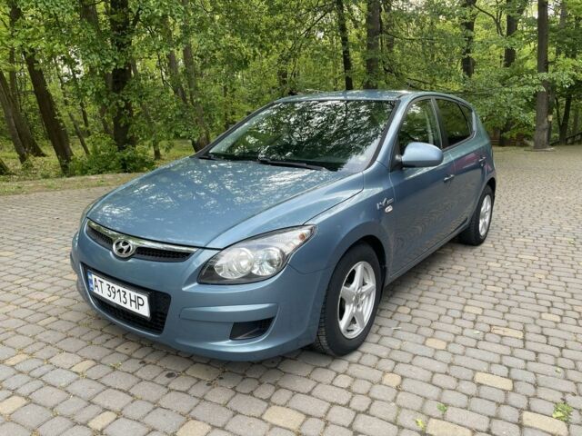 Синий Хендай i30, объемом двигателя 1.4 л и пробегом 219 тыс. км за 5300 $, фото 1 на Automoto.ua