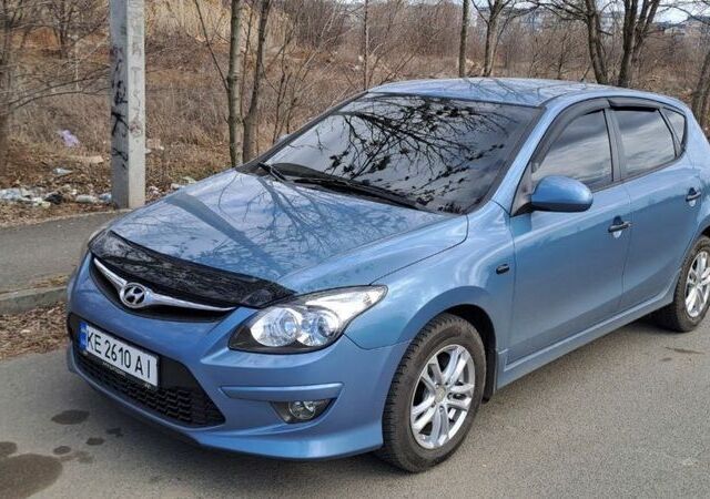 Синий Хендай i30, объемом двигателя 1.6 л и пробегом 133 тыс. км за 7300 $, фото 1 на Automoto.ua