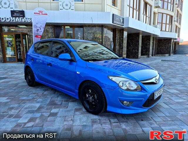 Синій Хендай i30, об'ємом двигуна 1.6 л та пробігом 198 тис. км за 6500 $, фото 1 на Automoto.ua