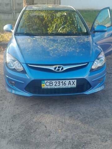 Синий Хендай i30, объемом двигателя 1.4 л и пробегом 35 тыс. км за 8000 $, фото 1 на Automoto.ua