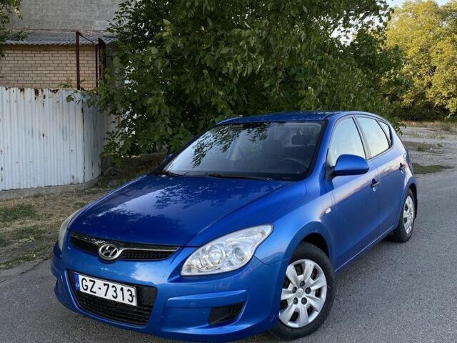 Синій Хендай i30, об'ємом двигуна 1.4 л та пробігом 200 тис. км за 2600 $, фото 1 на Automoto.ua