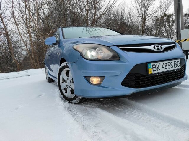 Синій Хендай i30, об'ємом двигуна 1.6 л та пробігом 286 тис. км за 5300 $, фото 1 на Automoto.ua