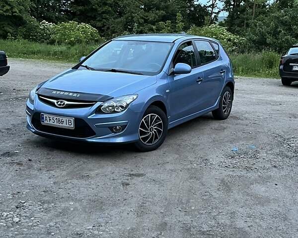 Синий Хендай i30, объемом двигателя 1.4 л и пробегом 232 тыс. км за 5200 $, фото 1 на Automoto.ua