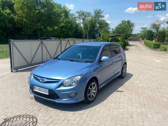 Синий Хендай i30, объемом двигателя 1.58 л и пробегом 229 тыс. км за 5700 $, фото 1 на Automoto.ua
