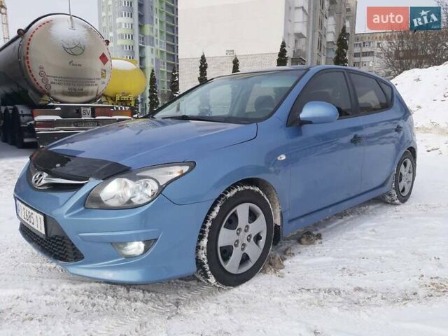 Синій Хендай i30, об'ємом двигуна 1.58 л та пробігом 180 тис. км за 6900 $, фото 1 на Automoto.ua