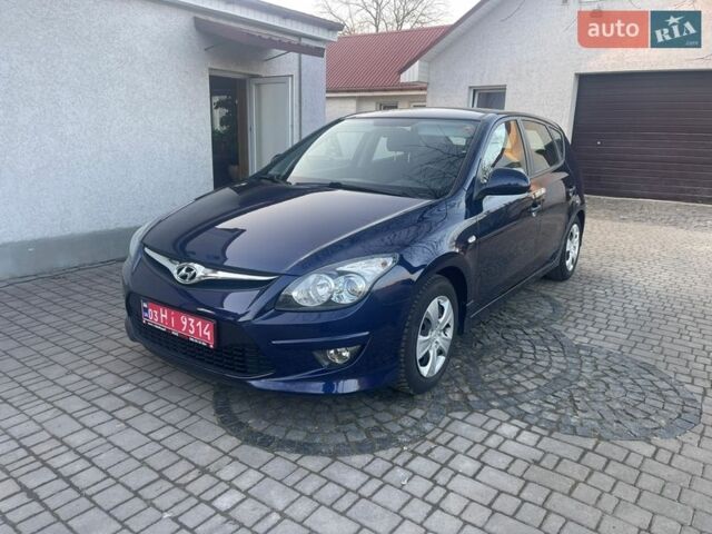 Синий Хендай i30, объемом двигателя 1.4 л и пробегом 225 тыс. км за 7000 $, фото 1 на Automoto.ua