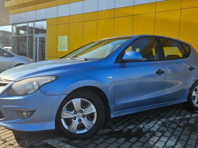 Синий Хендай i30, объемом двигателя 1.6 л и пробегом 287 тыс. км за 4950 $, фото 1 на Automoto.ua