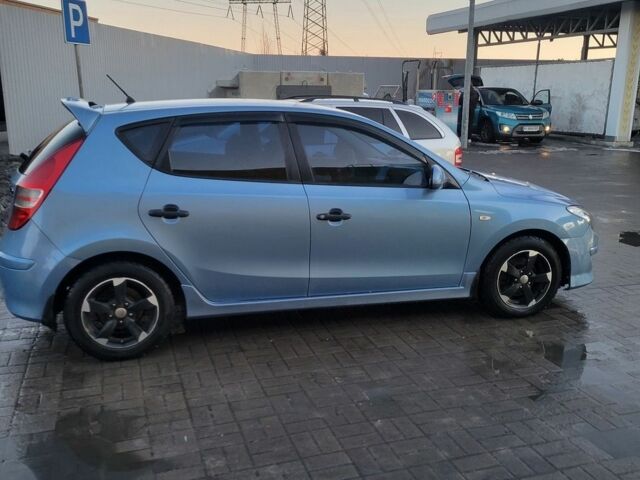 Синий Хендай i30, объемом двигателя 1.58 л и пробегом 138 тыс. км за 7300 $, фото 1 на Automoto.ua