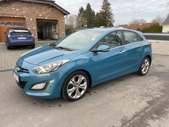 Синий Хендай i30, объемом двигателя 1.6 л и пробегом 161 тыс. км за 10500 $, фото 1 на Automoto.ua