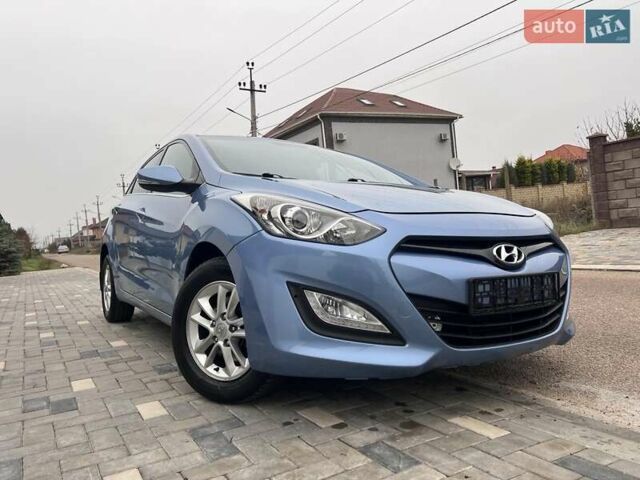 Синий Хендай i30, объемом двигателя 1.6 л и пробегом 170 тыс. км за 9700 $, фото 1 на Automoto.ua