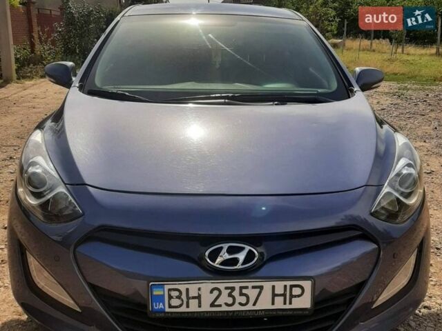 Синий Хендай i30, объемом двигателя 1.58 л и пробегом 180 тыс. км за 9900 $, фото 1 на Automoto.ua