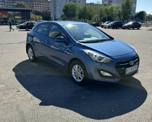 Синій Хендай i30, об'ємом двигуна 1.59 л та пробігом 154 тис. км за 12500 $, фото 1 на Automoto.ua