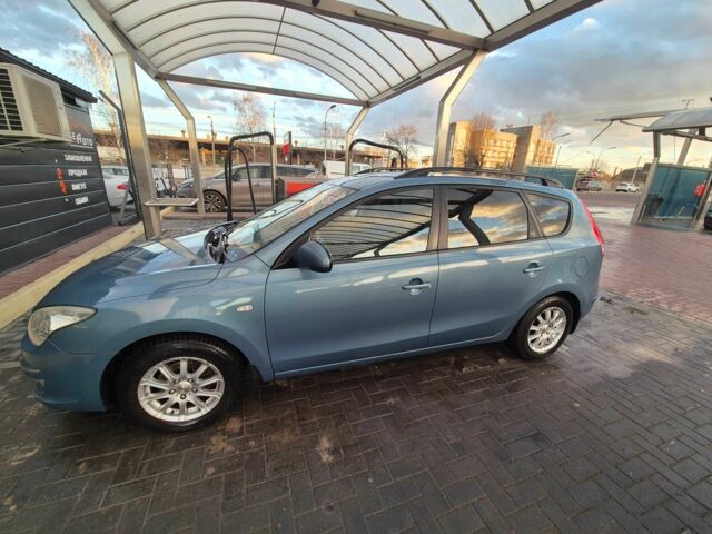 Синий Хендай i30, объемом двигателя 1.6 л и пробегом 295 тыс. км за 6200 $, фото 1 на Automoto.ua