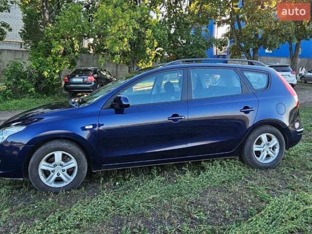 Синій Хендай i30, об'ємом двигуна 1.59 л та пробігом 217 тис. км за 6500 $, фото 1 на Automoto.ua