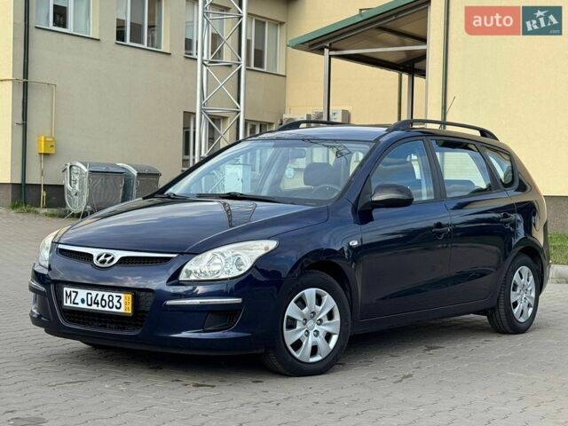 Синий Хендай i30, объемом двигателя 1.6 л и пробегом 174 тыс. км за 5300 $, фото 1 на Automoto.ua