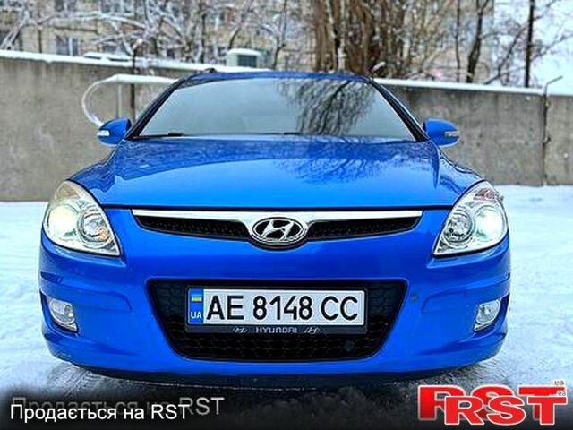 Синий Хендай i30, объемом двигателя 2 л и пробегом 260 тыс. км за 7000 $, фото 1 на Automoto.ua