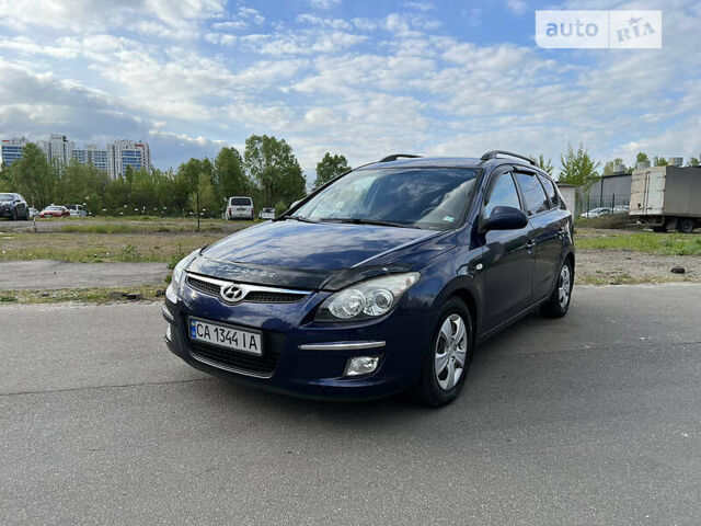 Синий Хендай i30, объемом двигателя 1.6 л и пробегом 223 тыс. км за 6000 $, фото 1 на Automoto.ua