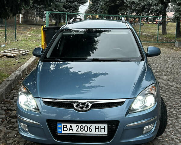 Синій Хендай i30, об'ємом двигуна 1.4 л та пробігом 225 тис. км за 6800 $, фото 1 на Automoto.ua