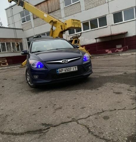 Синий Хендай i30, объемом двигателя 1.4 л и пробегом 176 тыс. км за 5600 $, фото 1 на Automoto.ua