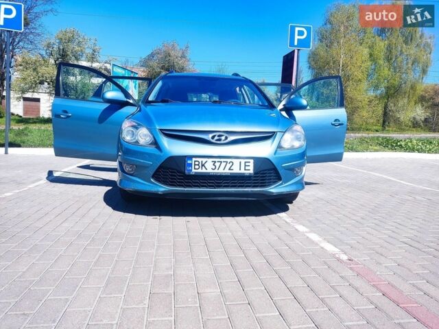 Синій Хендай i30, об'ємом двигуна 1.58 л та пробігом 242 тис. км за 5700 $, фото 1 на Automoto.ua