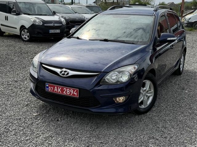 Синий Хендай i30, объемом двигателя 1.4 л и пробегом 305 тыс. км за 5350 $, фото 1 на Automoto.ua