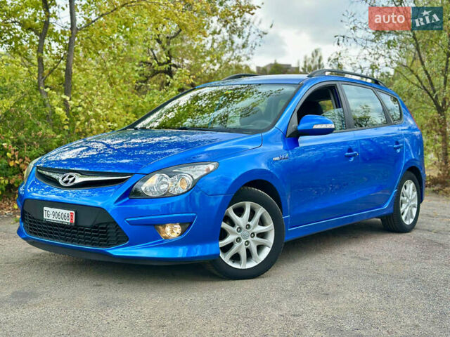 Синий Хендай i30, объемом двигателя 1.6 л и пробегом 209 тыс. км за 6900 $, фото 1 на Automoto.ua