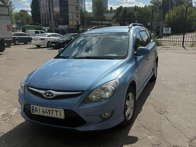 Синій Хендай i30, об'ємом двигуна 1.58 л та пробігом 241 тис. км за 6700 $, фото 1 на Automoto.ua