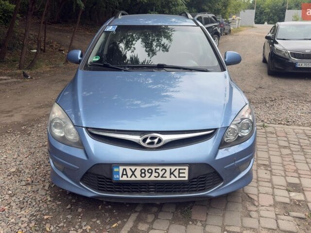 Синий Хендай i30, объемом двигателя 1.6 л и пробегом 238 тыс. км за 5400 $, фото 1 на Automoto.ua