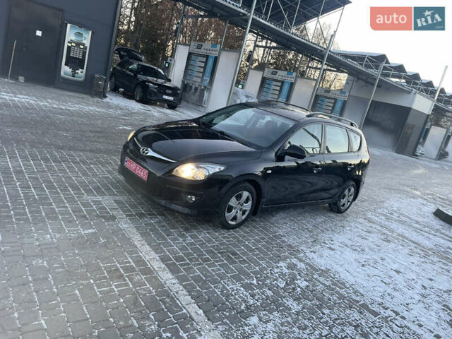 Синий Хендай i30, объемом двигателя 1.6 л и пробегом 220 тыс. км за 6300 $, фото 1 на Automoto.ua