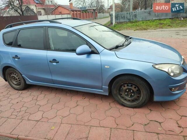 Синий Хендай i30, объемом двигателя 1.58 л и пробегом 274 тыс. км за 6500 $, фото 1 на Automoto.ua