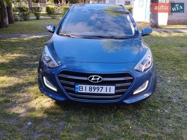 Синий Хендай i30, объемом двигателя 1.58 л и пробегом 182 тыс. км за 11800 $, фото 1 на Automoto.ua
