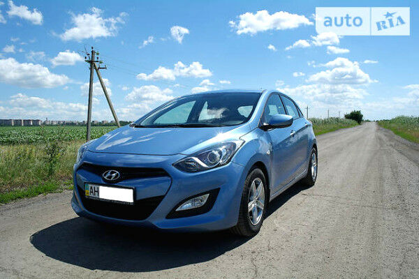 Синій Хендай i30, об'ємом двигуна 1.6 л та пробігом 11 тис. км за 15000 $, фото 1 на Automoto.ua