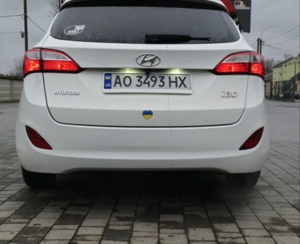 Білий Хендай i30 Wagon, об'ємом двигуна 1.6 л та пробігом 176 тис. км за 7950 $, фото 1 на Automoto.ua
