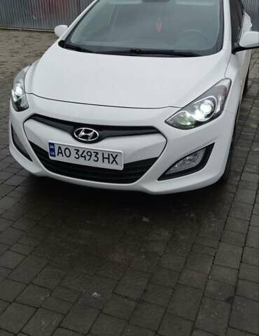 Белый Хендай i30 Wagon, объемом двигателя 1.6 л и пробегом 166 тыс. км за 8190 $, фото 1 на Automoto.ua