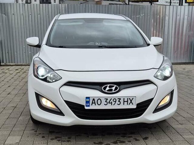 Белый Хендай i30 Wagon, объемом двигателя 1.6 л и пробегом 176 тыс. км за 7999 $, фото 1 на Automoto.ua