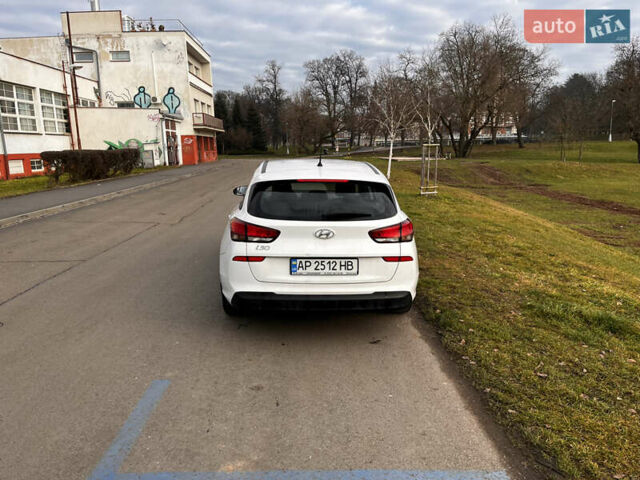 Белый Хендай i30 Wagon, объемом двигателя 1.6 л и пробегом 102 тыс. км за 14500 $, фото 1 на Automoto.ua