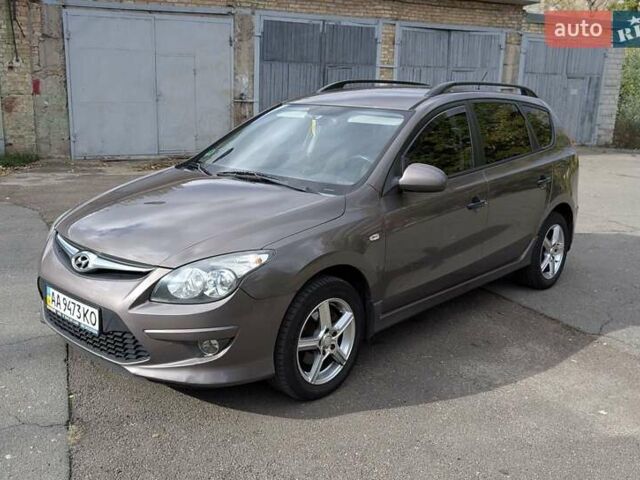 Коричневый Хендай i30 Wagon, объемом двигателя 1.6 л и пробегом 236 тыс. км за 7200 $, фото 1 на Automoto.ua