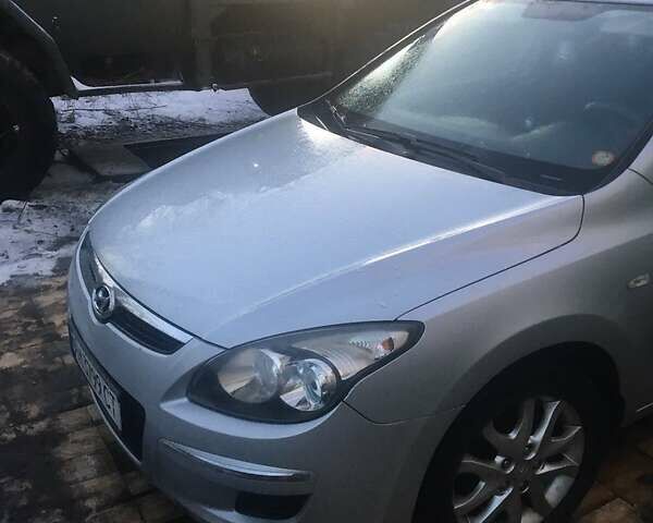 Сірий Хендай i30 Wagon, об'ємом двигуна 1.6 л та пробігом 240 тис. км за 5555 $, фото 1 на Automoto.ua