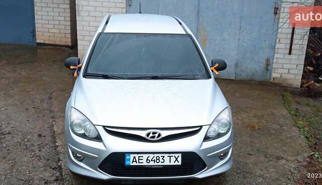 Сірий Хендай i30 Wagon, об'ємом двигуна 1.6 л та пробігом 213 тис. км за 6500 $, фото 1 на Automoto.ua