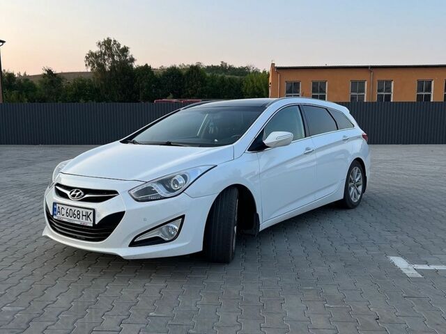 Белый Хендай и40, объемом двигателя 1.69 л и пробегом 269 тыс. км за 9500 $, фото 1 на Automoto.ua
